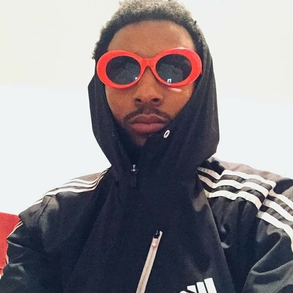 Meet your Posher, Damon - Picture 1 of 1